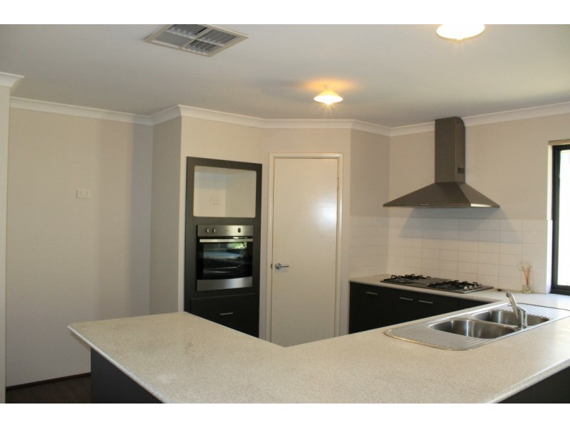 19 Frankenia Turn, Success WA 6164