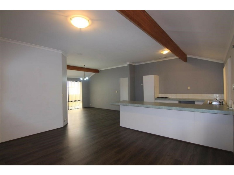 18 Greenland Boulevard, Canning Vale WA 6155