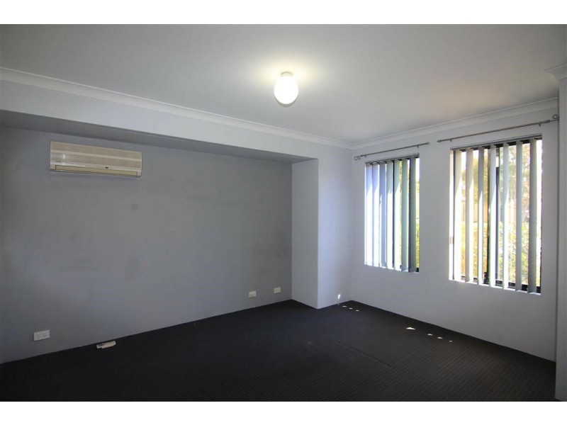 18 Greenland Boulevard, Canning Vale WA 6155