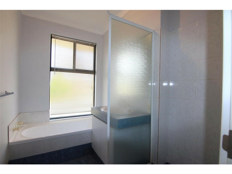 18 Greenland Boulevard, Canning Vale WA 6155