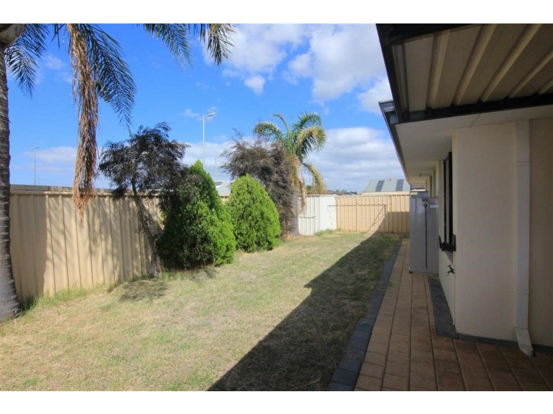 18 Greenland Boulevard, Canning Vale WA 6155