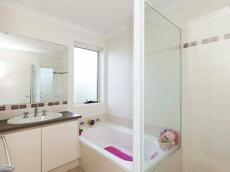 2 Penola Court, Clarkson WA 6030