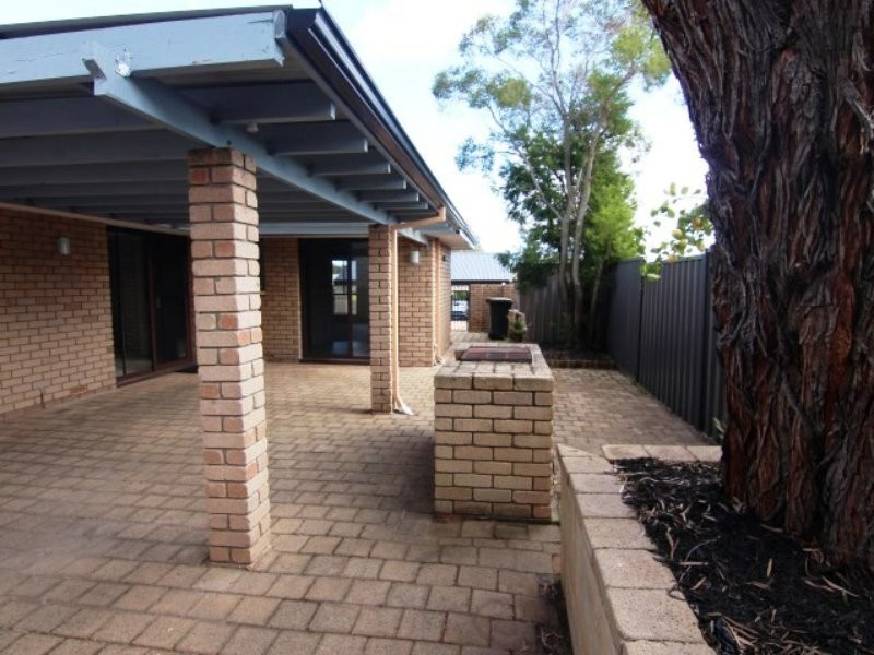28 Kalangedy Drive, Riverton WA 6148