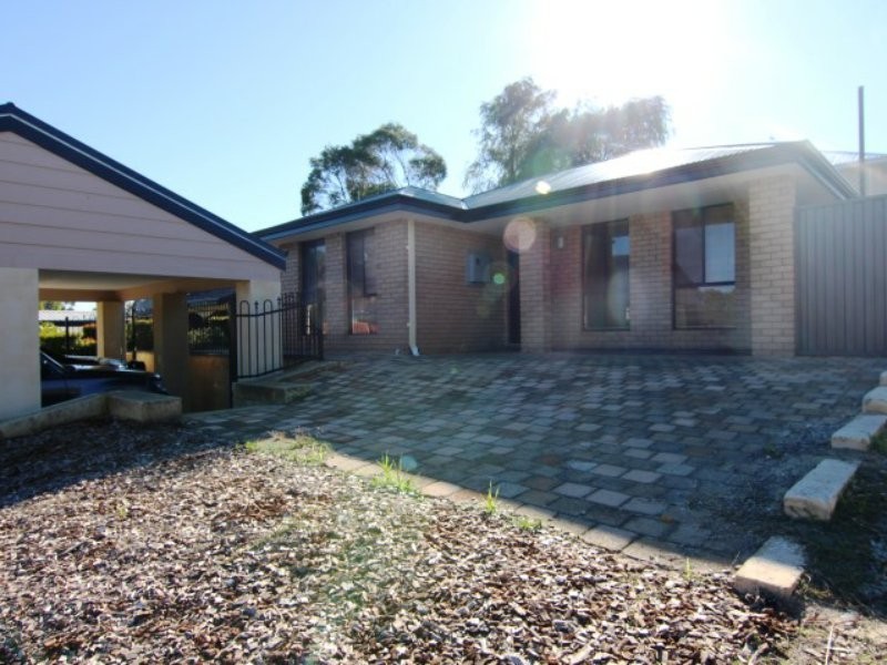 28 Kalangedy Drive, Riverton WA 6148