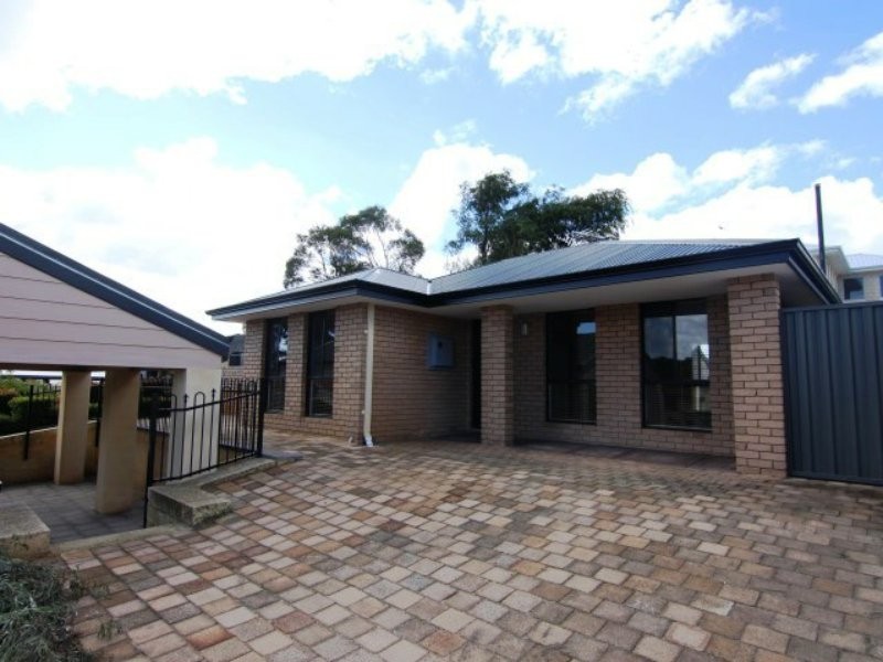 28 Kalangedy Drive, Riverton WA 6148