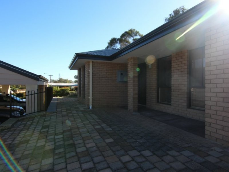 28 Kalangedy Drive, Riverton WA 6148