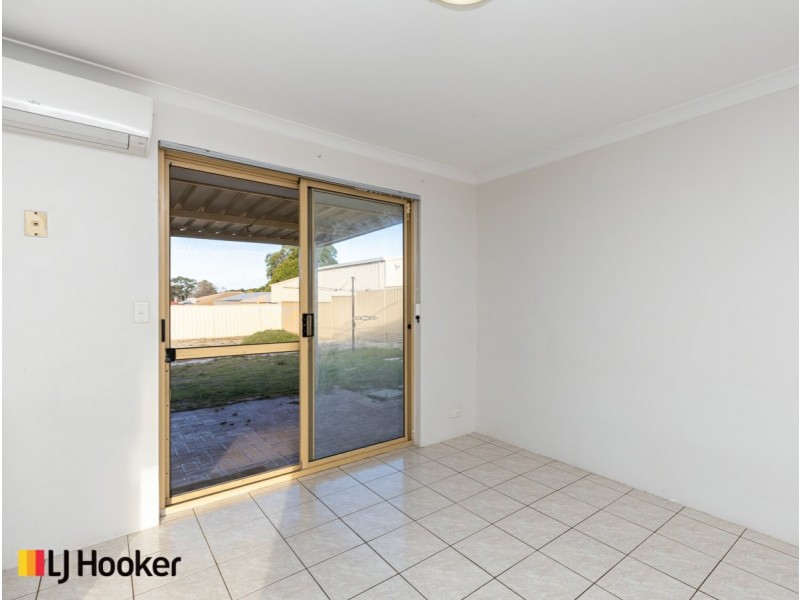 93 Bolderwood Drive, South Lake WA 6164