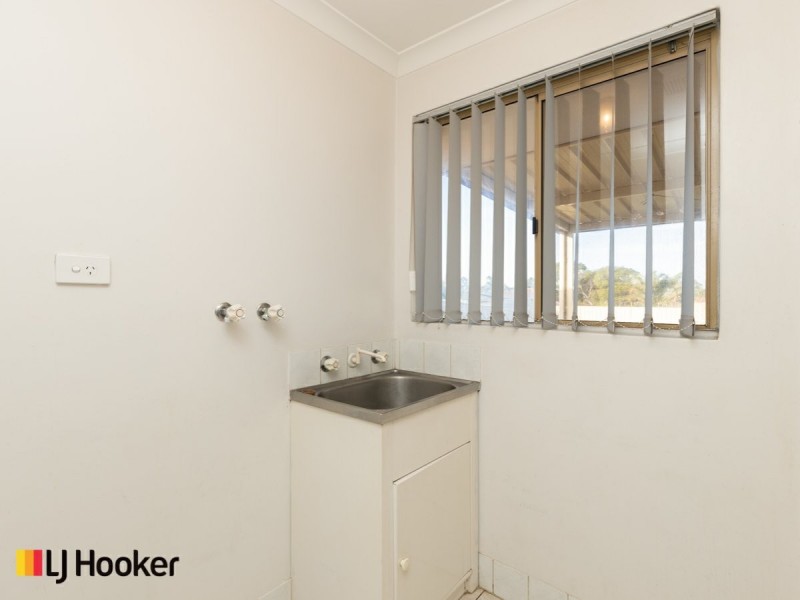 93 Bolderwood Drive, South Lake WA 6164