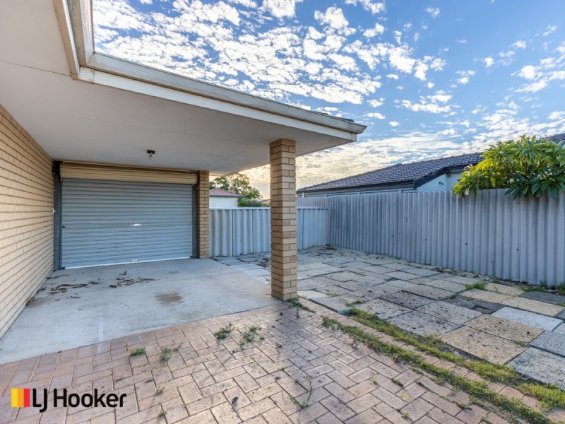 93 Bolderwood Drive, South Lake WA 6164