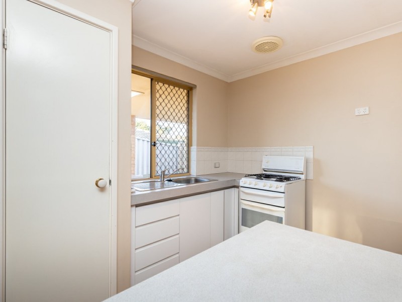 4 Prockter Gardens, Leda WA 6170