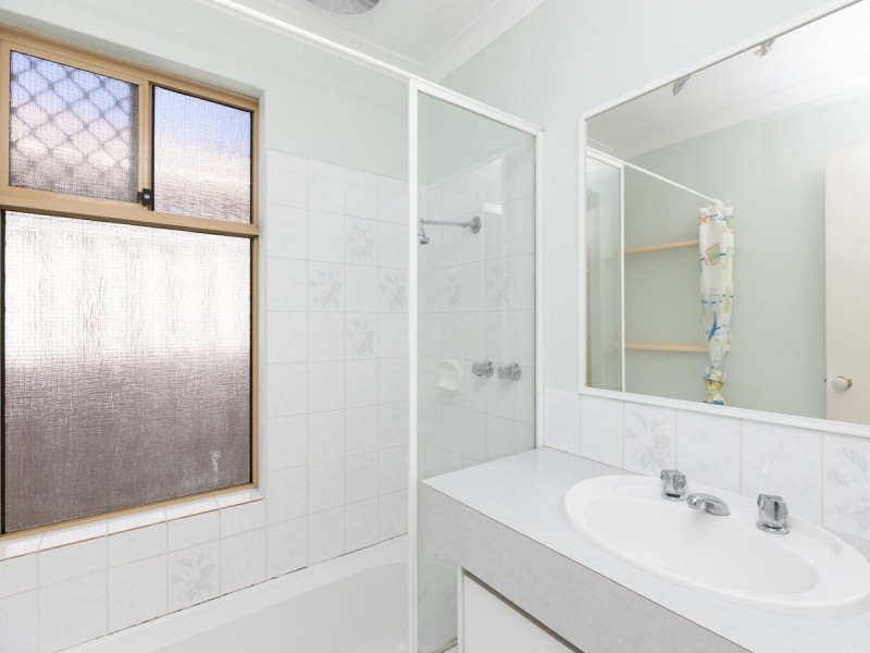 4 Prockter Gardens, Leda WA 6170