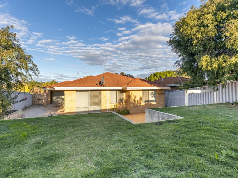 4 Prockter Gardens, Leda WA 6170