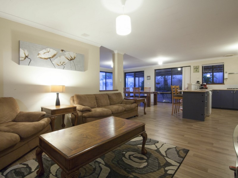 33 Sciano Avenue, Success WA 6164