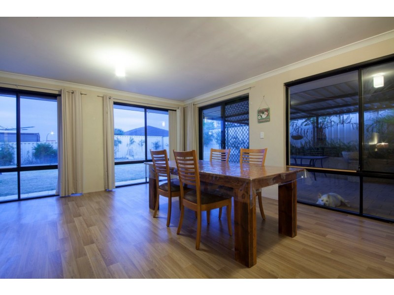 33 Sciano Avenue, Success WA 6164