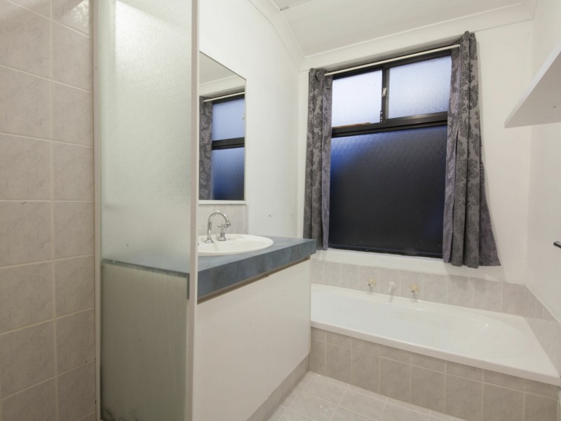 33 Sciano Avenue, Success WA 6164