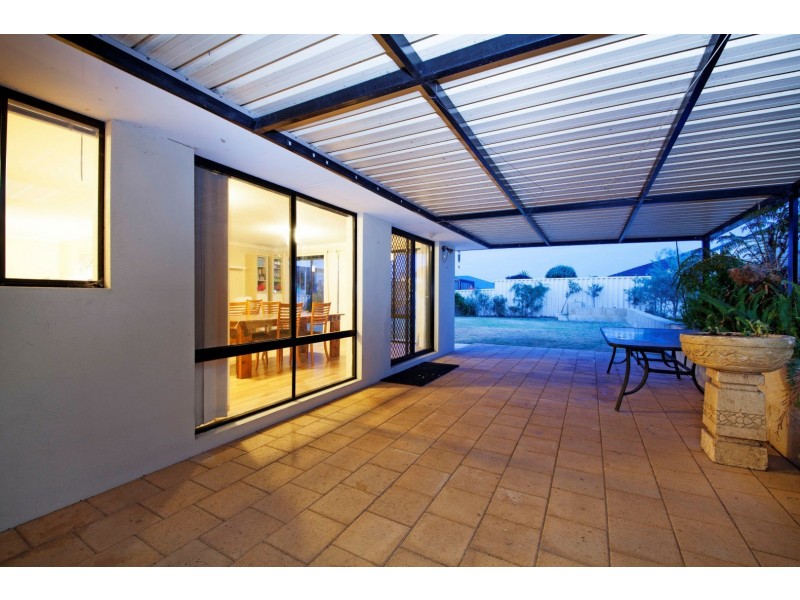 33 Sciano Avenue, Success WA 6164