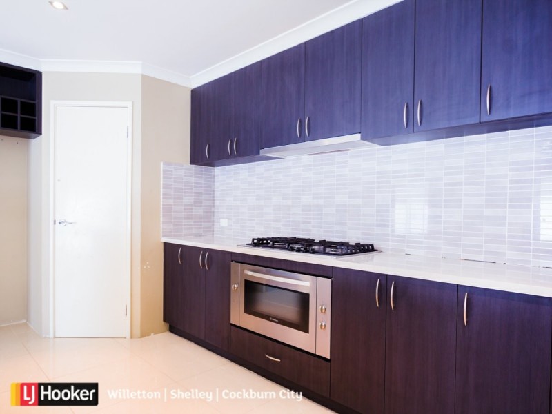 18 Marseille Gardens, Piara Waters WA 6112