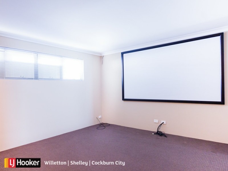 18 Marseille Gardens, Piara Waters WA 6112