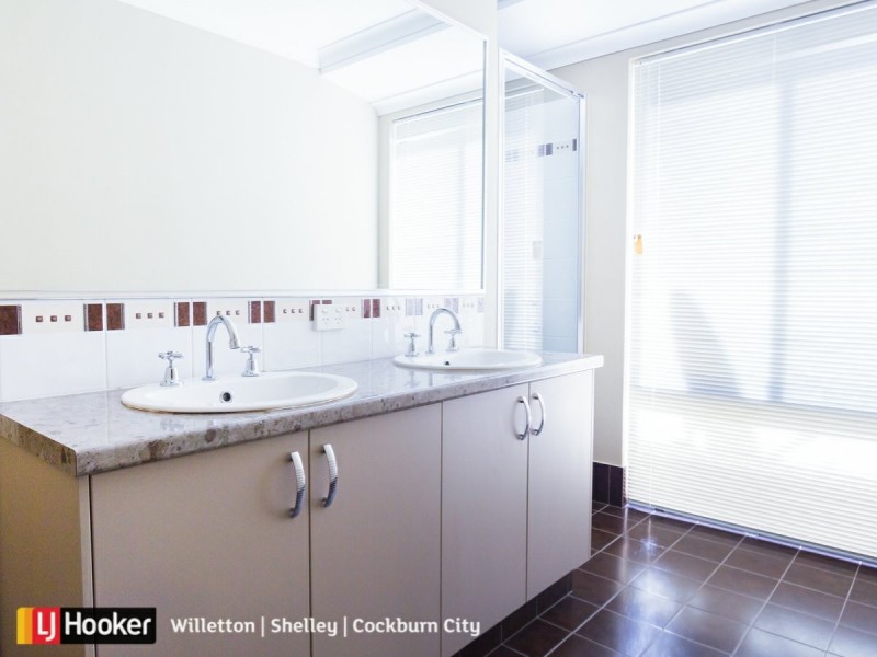 18 Marseille Gardens, Piara Waters WA 6112