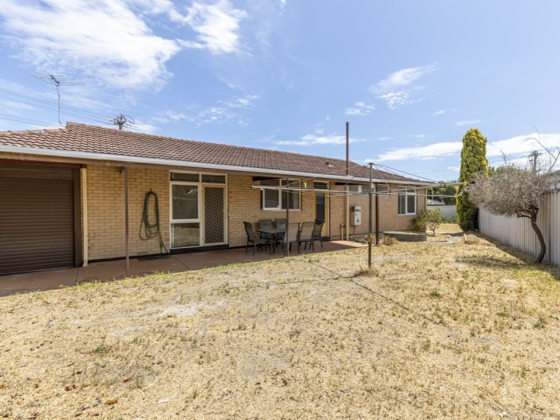 59 Watling Avenue, Lynwood WA 6147