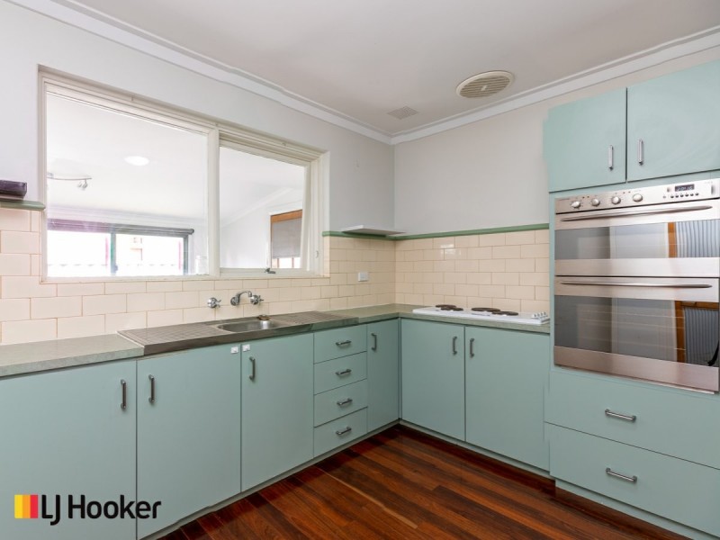 9 Vesta Crescent, Shelley WA 6148