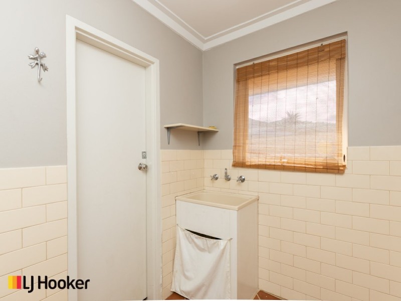 9 Vesta Crescent, Shelley WA 6148