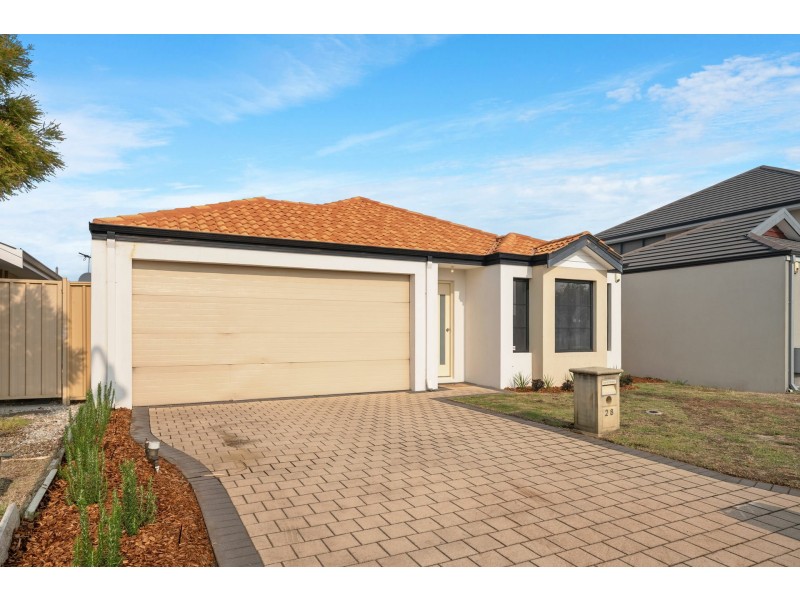 28 Fairlie Drive, Canning Vale WA 6155