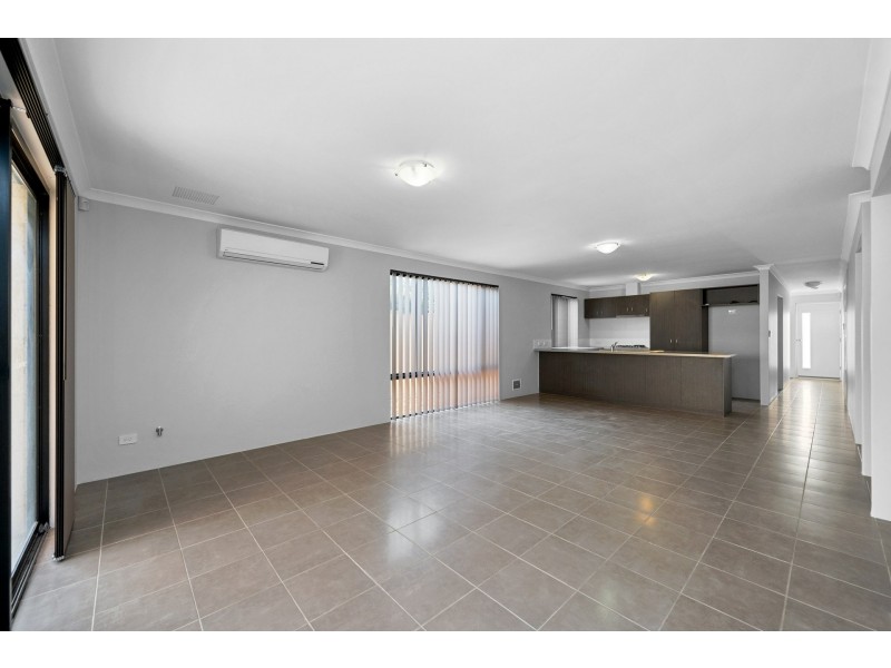 28 Fairlie Drive, Canning Vale WA 6155
