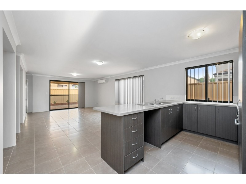 28 Fairlie Drive, Canning Vale WA 6155