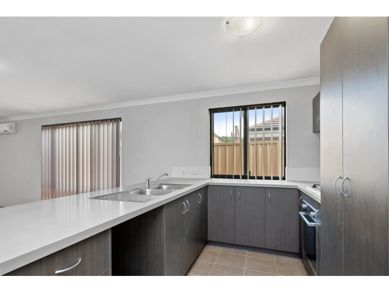 28 Fairlie Drive, Canning Vale WA 6155