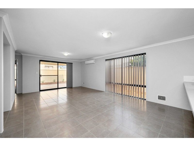 28 Fairlie Drive, Canning Vale WA 6155