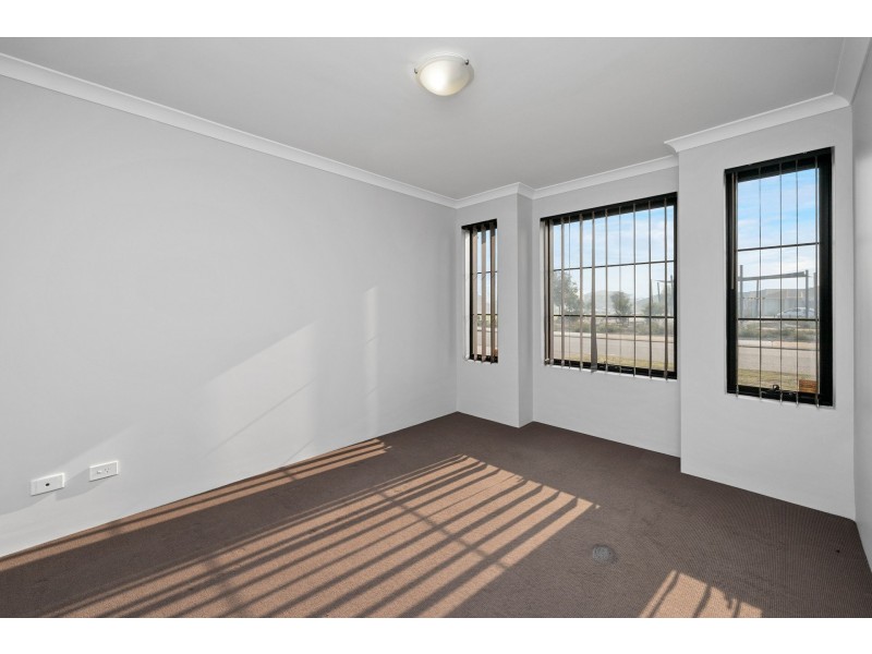 28 Fairlie Drive, Canning Vale WA 6155