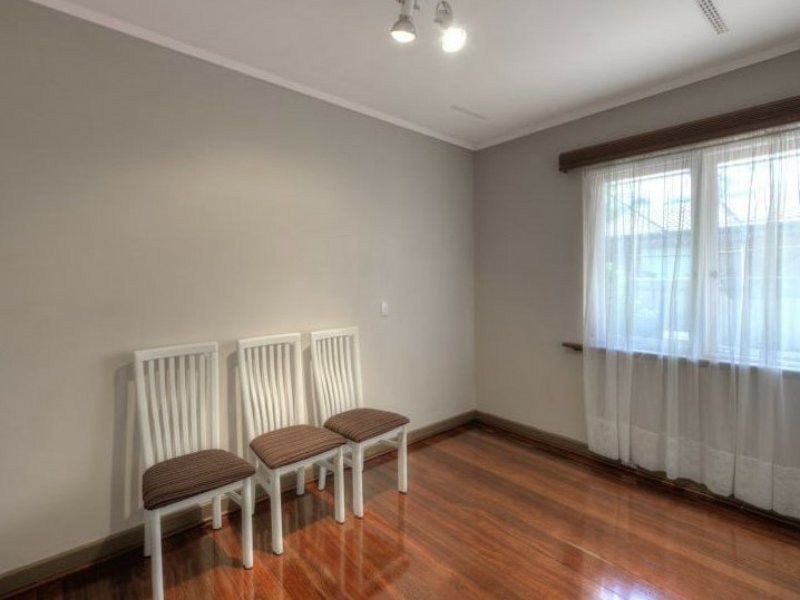 28 Edinburgh Road, Forrestfield WA 6058