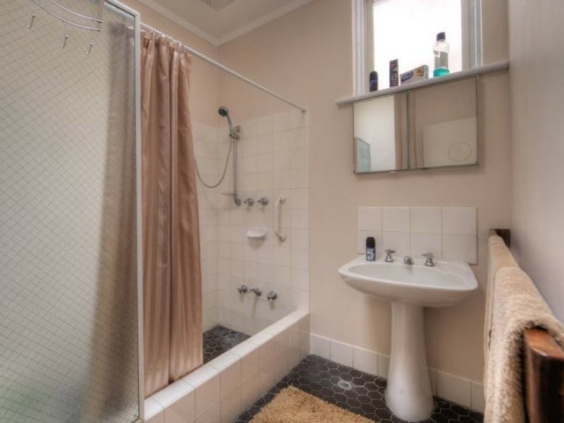 28 Edinburgh Road, Forrestfield WA 6058