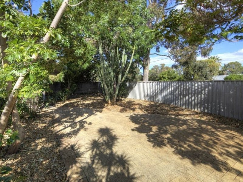 28 Edinburgh Road, Forrestfield WA 6058