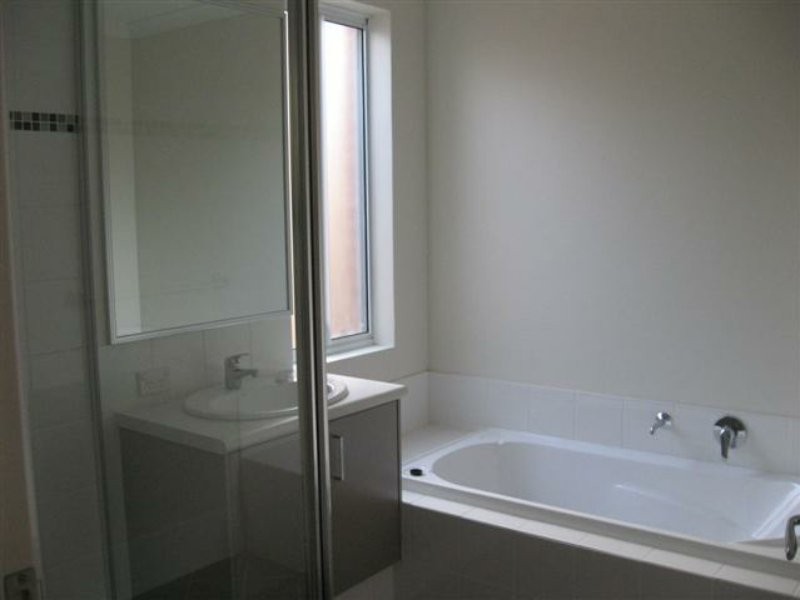 24 Bonner Lane, Armadale WA 6112