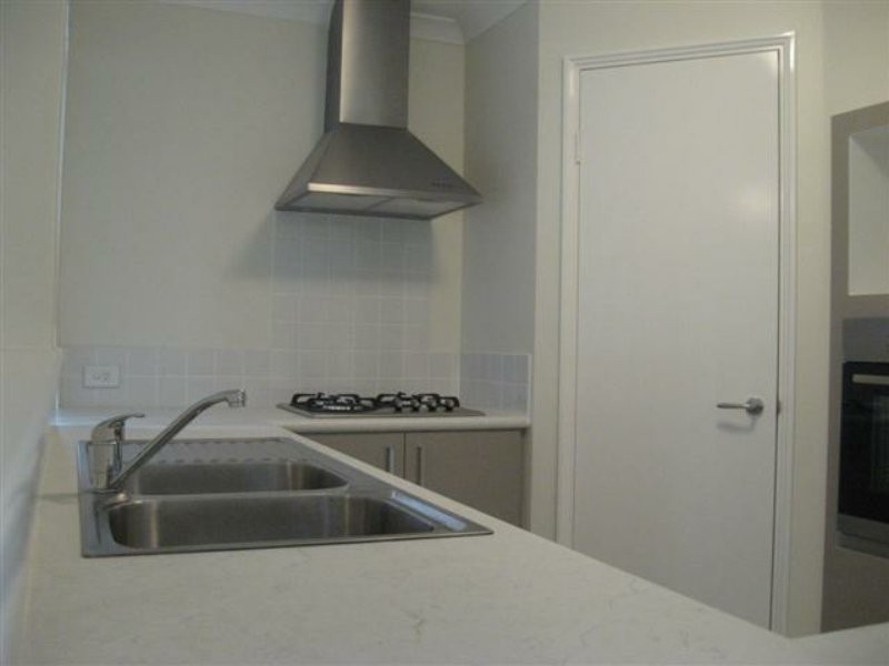 24 Bonner Lane, Armadale WA 6112