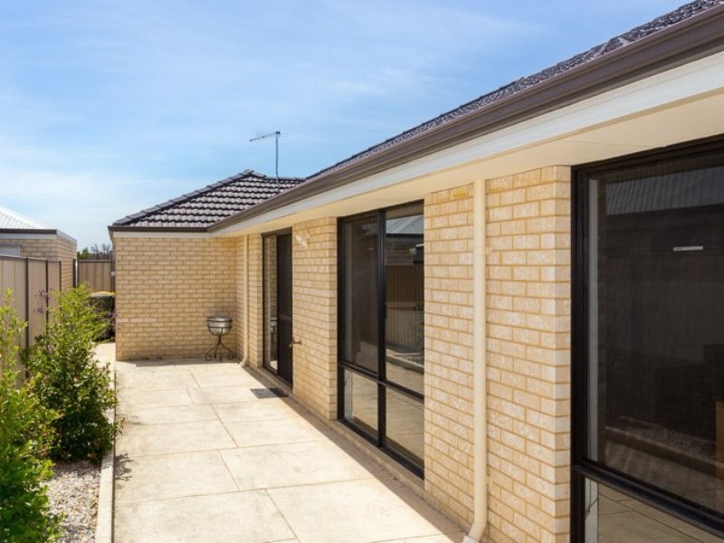 4 Belmore Bend, Aubin Grove WA 6164