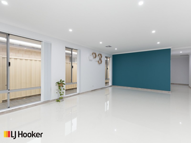 33 Lewisham Vista, Success WA 6164