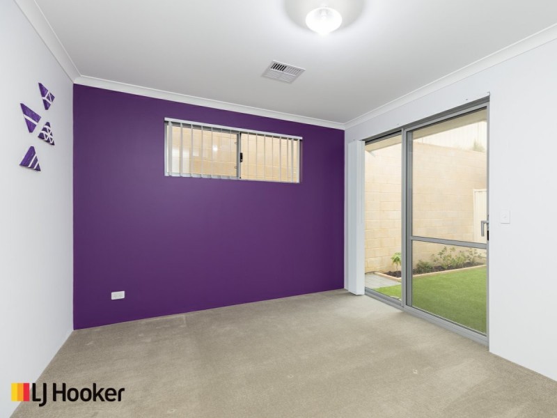 33 Lewisham Vista, Success WA 6164