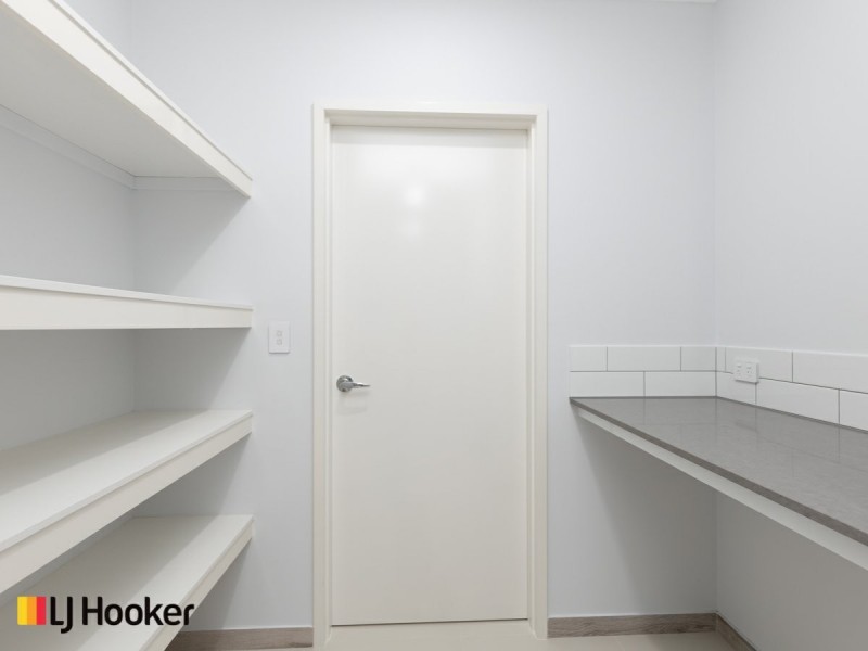 33 Lewisham Vista, Success WA 6164