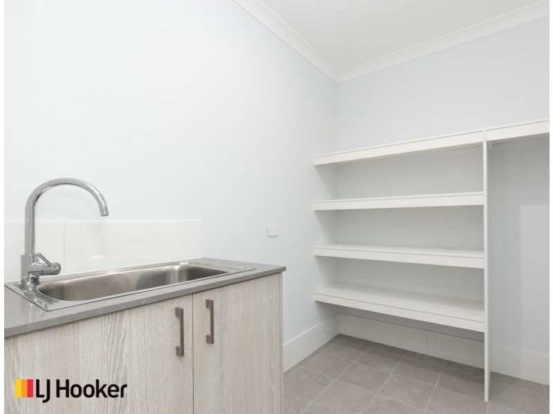 33 Lewisham Vista, Success WA 6164