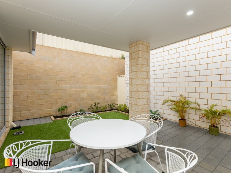33 Lewisham Vista, Success WA 6164