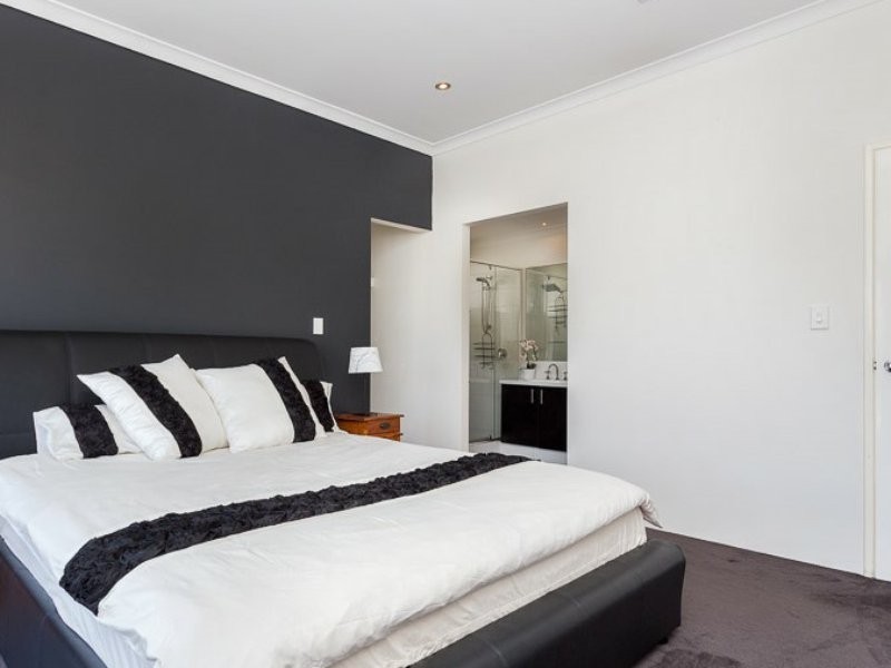 4 Belmore Bend, Aubin Grove WA 6164