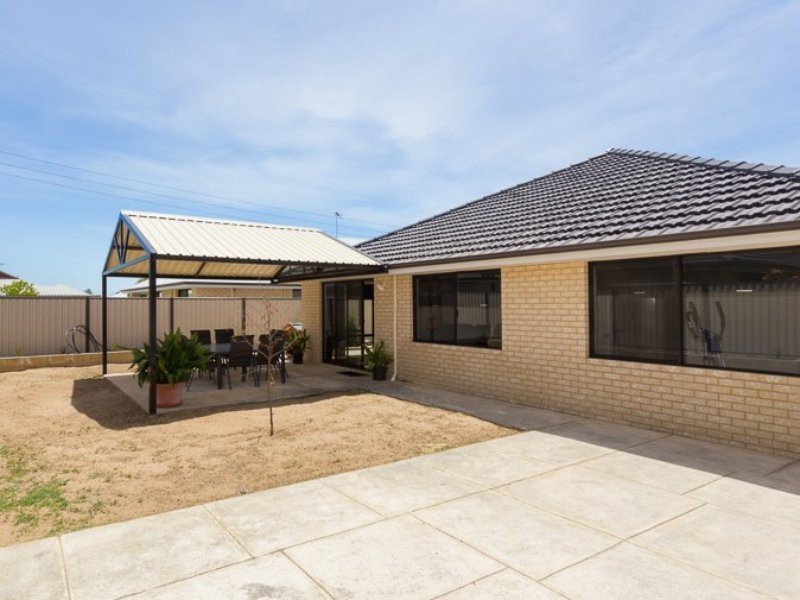4 Belmore Bend, Aubin Grove WA 6164