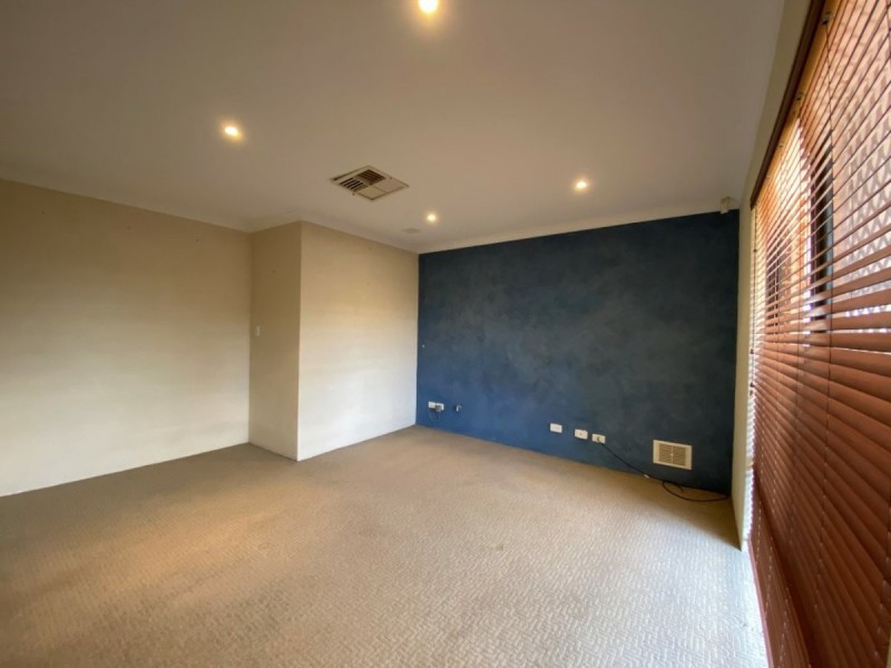 106 Challenger Avenue, Parmelia WA 6167