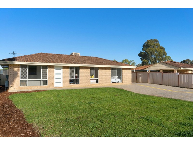 10 Grafham Road, Brookdale WA 6112