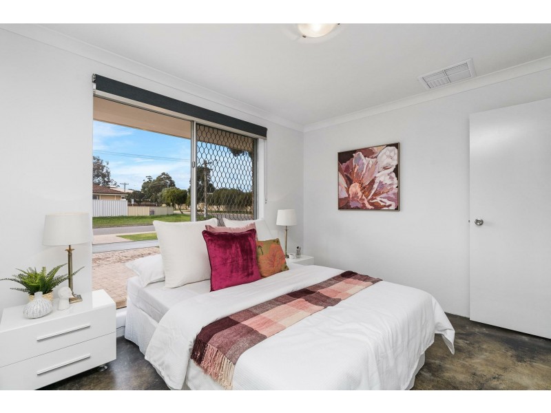 10 Grafham Road, Brookdale WA 6112