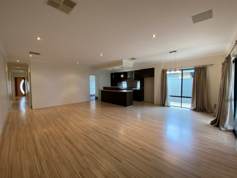 15 London Link, Aubin Grove WA 6164