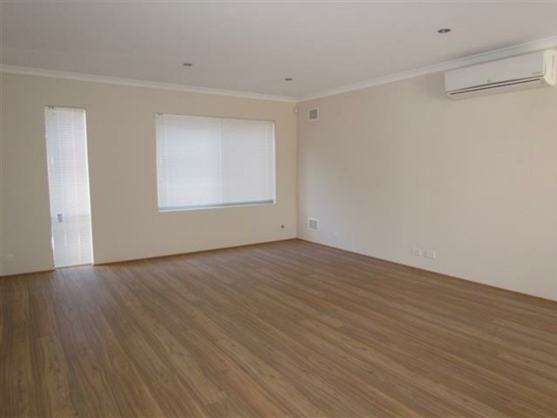 2/7 Gild Street, Cloverdale WA 6105